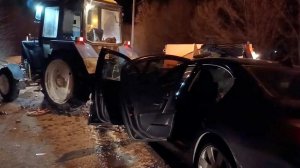 Один человек погиб в ДТП с BMW и трактором в Магнитогорске