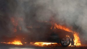 Нижегородца чудом спасли из вспыхнувшего после аварии авто