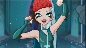 НЕЙРОСЕТЬ. АЙСИ ТАНЦУЕТ ПОД КРАСНУЮ ШАПОЧКУ. 💖💙