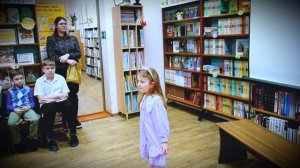 Читает Милена Жданова. Стих "Дали туфельку слону".