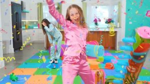 Настя с подругой учатся вести здоровый образ жизни