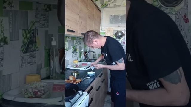 Толчёнка с подливой от Иришки Чики Пики смотреть онлайн