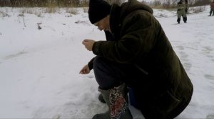 НАЧАЛО МАРТА...КАРАСЬ ОТХОДИТ ОТ СПЯЧКИ