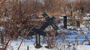 Как выглядит Иверское кладбище в Донецке, пережившее обстрелы ВСУ