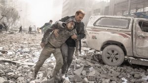 Ракеты и бомбы сыпятся на Тегеран и пригороды. Спасатели еле успевают разбирать завалы