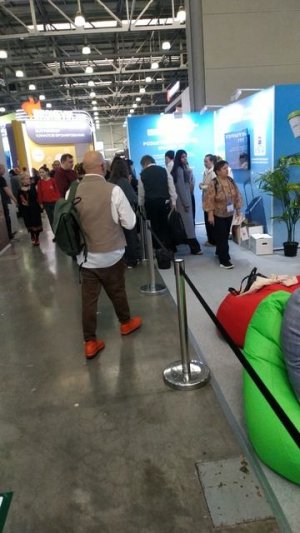 Сенсорный дисплей на kikko max работает в режиме стресс теста. Это за 4 часа работы берут 200 стак.