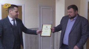 ДЕПУТАТ КУРСКОЙ ОБЛАСТНОЙ ДУМЫ СЕРГЕЙ ДЕВЯТКИН ВРУЧИЛ БЛАГОДАРСТВЕННОЕ ПИСЬМО КОЛЛЕКТИВУ ТРК "СТВ"