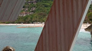 Боракай, Филиппины. Вечерняя прогулка на яхте. Проплываем мимо пляжей пятизвездочных отелей.