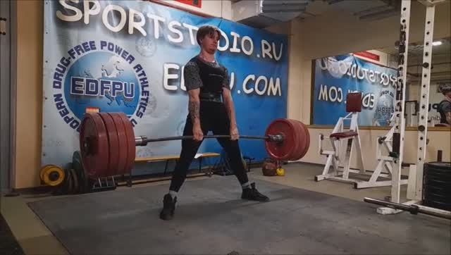 Олег Боков тянет 227,5 кг. Спортстудия силового тренинга