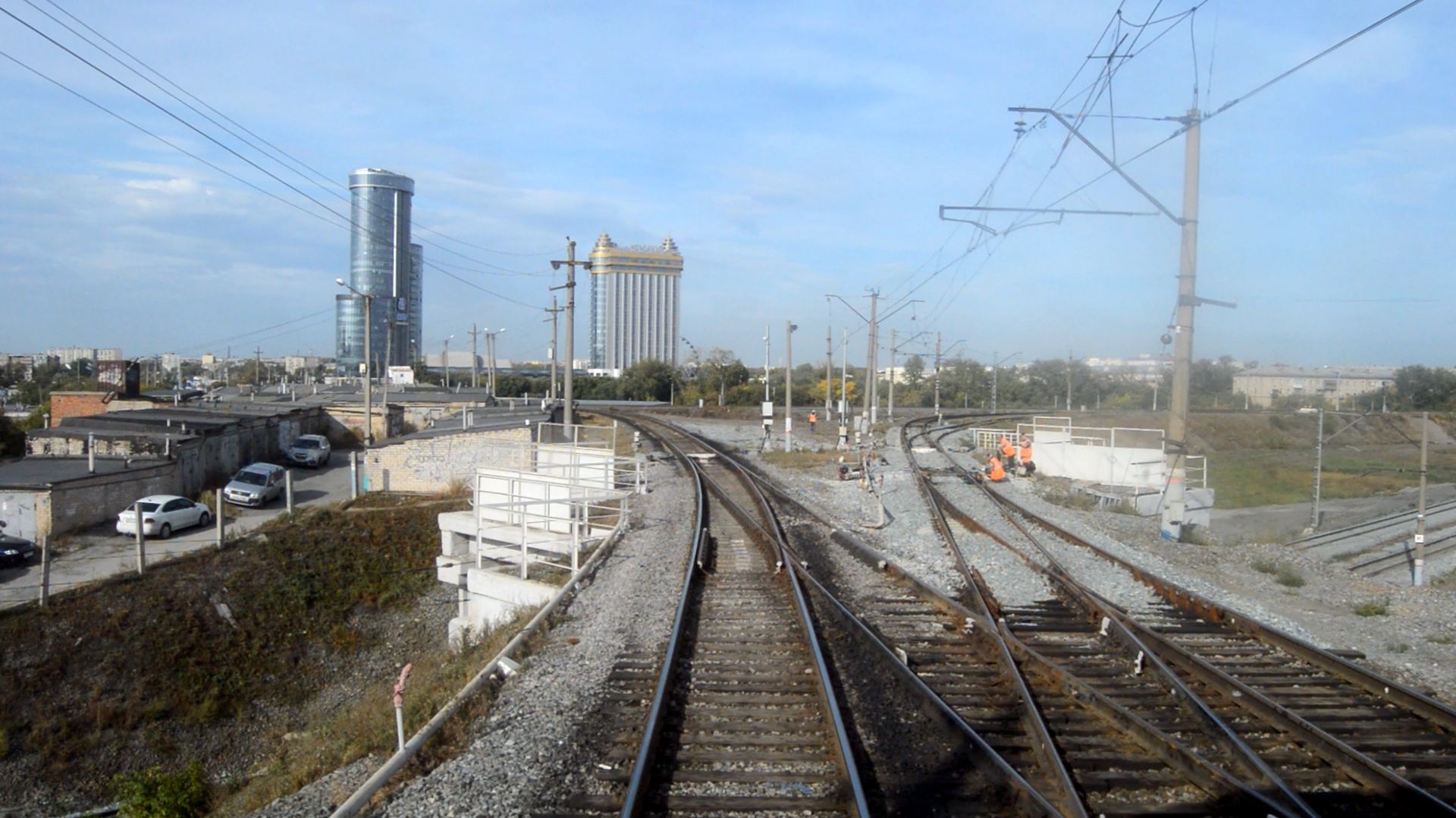 Вид из последнего вагона поезда 380 - Прибытие на станцию Челябинск-Главный_20220919