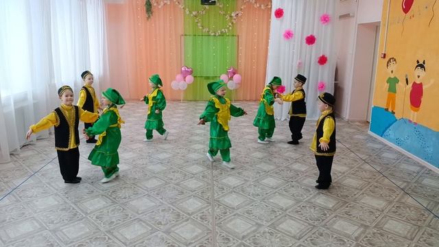 Ансамбль "Хохотушки" - Татарский танец - Карпинск