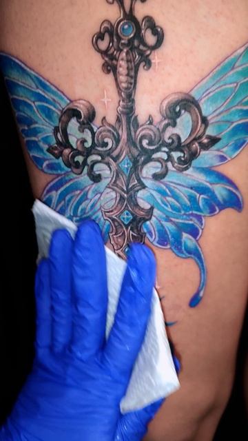 Татуировка меч бабочка