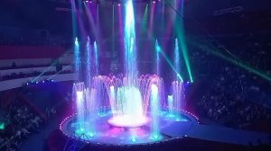 Фрагмент водного шоу из новой программы Казанского государственного цирка.