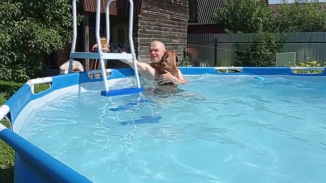 191 2021.06.26_15.01.08 С Манькой в бассейне пивка.