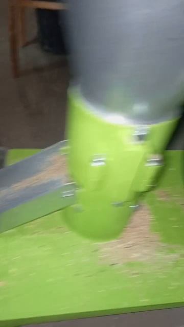 Видео от заказчика из города Рязань.Гранулятор Компакт 125, матрица 3 мм,220В.