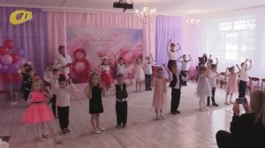 В ДЕТСКОМ САДУ №30 ИЗОБРАЗИЛИ ПОЛЕТ НА ПРАЗДНИК 8 МАРТА НА ВООБРАЖАЕМОМ САМОЛЕТЕ