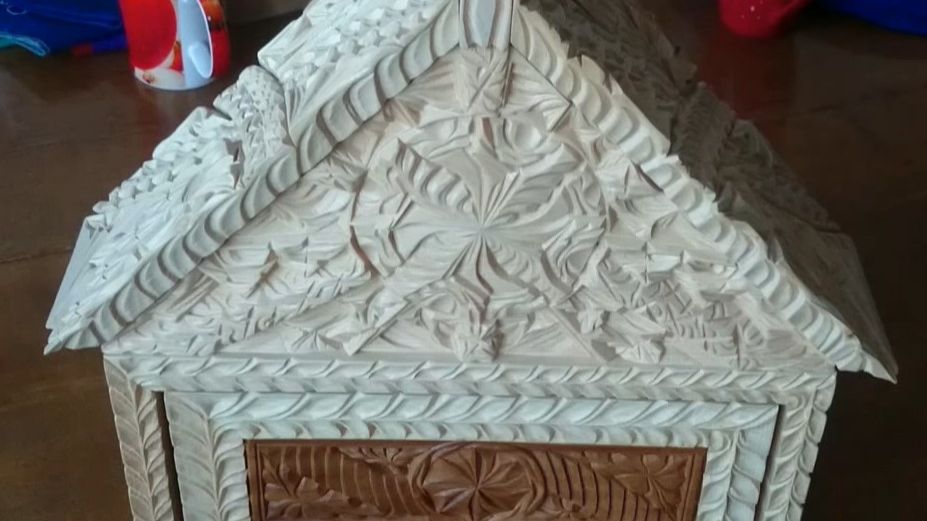 Ключница. Комбинированная геометрическая резьба по дереву