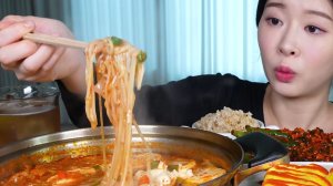 🔥🍲 Мукбанг и Mukbang : ОСТРЫЙ СУП С МЯГКИМ ТОФУ И ТЯГУЧЕЙ ЛАПШОЙ! 🔥 Со спамом, сырным омлетом