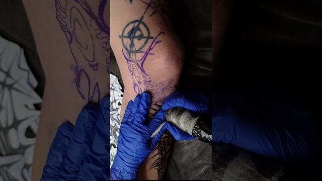 Сеанс татуировки, как делать тату