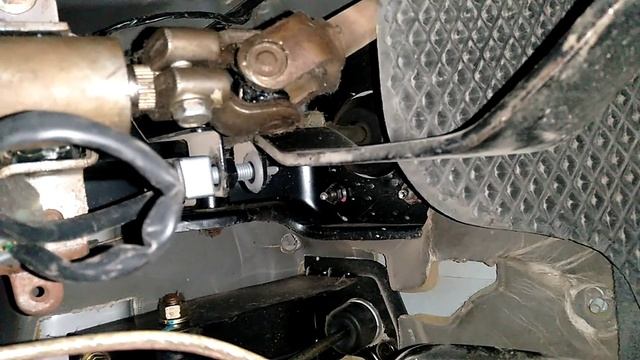 не растормаживаются передние тормоза из за лягушки , хюндай акцент