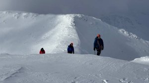 Группа смелых и отважных участников программы НП-2 совершила восхождение на вершину Вудьявр Малая