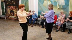 20251221 Частушки под Цыганочку на гармони гармошк Жители Орла танцуют поют клуб Трансмаш город Орёл