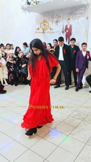 🔥Цыганочка красиво танцует🔥#красавица#ябьяв#цыганская#свадьба#2025#роскошная#шукарни#романо#cтиль