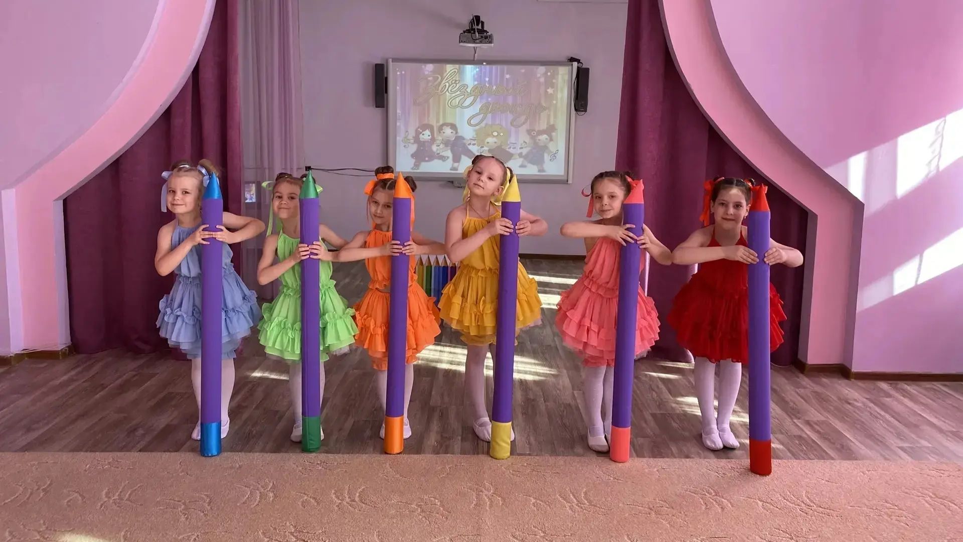 Ансамбль "Успех" - "Коробка с карандашами" - Карпинск