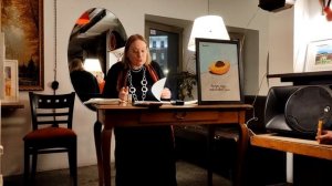 Лиза Лавинская читает свою прозу. "Дежурные чтения" на Новом Арбате