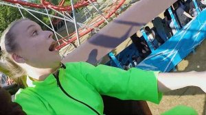 Маленькая Вера - Медведь и Алиса в парке развлечений Сказка - Страшные аттракционы(1080P_60FPS)