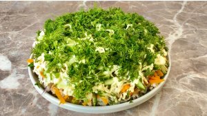 Салат простой, но очень вкусный. Беру банку рыбных консервов