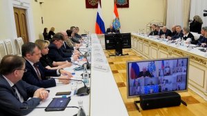 Посевная кампания, "Школа героев" и работа для подростков. Совещание в Правительстве региона