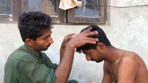 Удивительный Индийский Парикмахерский массаж спины и головы ｜ Уличный массаж