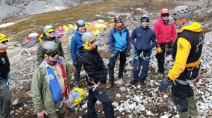 Группа Клуба 7 Вершин "Привет, Андрей" прибыла в базовый лагерь Пирамиды Карстенса