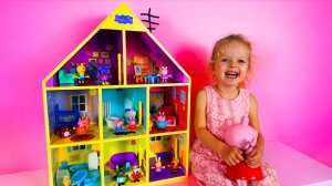 🐷 Свинка Пеппа и её Домик | Весёлая песенка и игра с игрушками