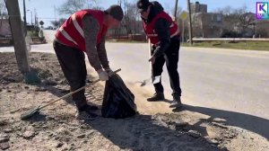 На улице Годыны в Керчи очистили дорогу от грязи