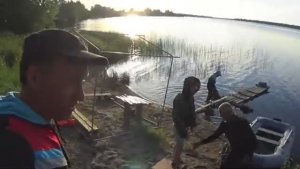 Феноменальный Заброс Невода!Прямо у своей бани!