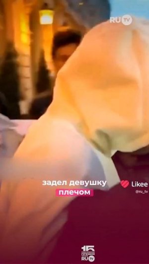 Оксана Самойлова столкнулась с футболистом Килианом Мбаппе в Париже на выходе из отеля.