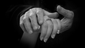 "Целую женские руки" Р.Гамзатов исп. В.П.Моложен