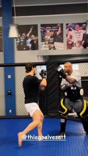 ⚡️Мовсар Евлоев работает над ударной техникой с Тиаго Алвесом в American Top Team