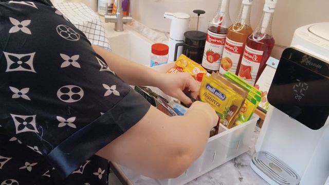 Собираем подарки в садПервое выступлениеУтренник Пеку вкусные оладьи .