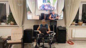 Кукла, кавер, баян, гитара,барабаны