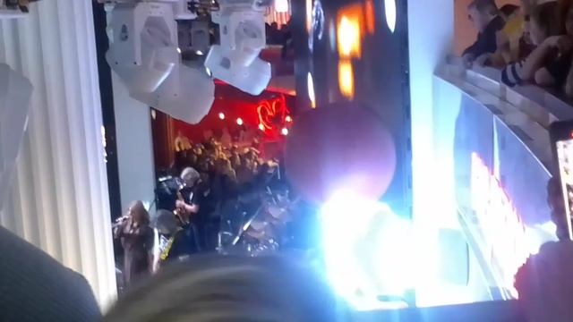 Алёна Апина – Электричка. Небольшой подарок для всех женщин к 8 марта.