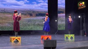 БАЙН ТЕГ. Танец "Табуретка би"