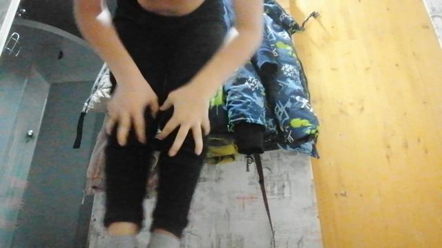 Показываю шпагат