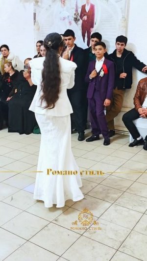 🔥Цыганочка красиво танцует🔥#красавица#ябьяв#цыганская#свадьба#2025#роскошная#шукарни#романо#cтиль