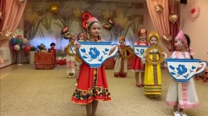 Все улыбки и цветы - маме!