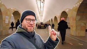 Иностранец в шоке в московском метро!