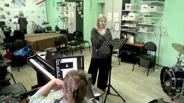 Джаз стандарт. Помню апрель -7я. Плинтуса - петь, или не петь с ними.  Анастасия Щелканова. Эстра