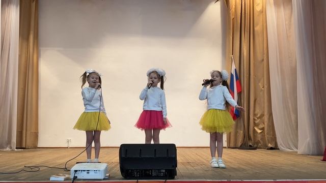 Ансамбль "Почемучки" - Е.Зарицкая "Хлопайте в ладоши" - Краснотурьинск